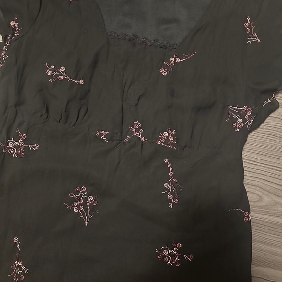 🌥️reitman tied float floral top - Picture 2 of 4